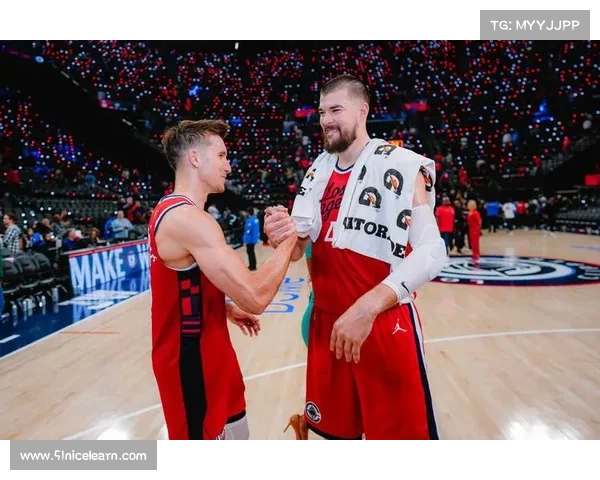 NBA今日战报 特雷杨31+8+5三分平詹皇记录!小卡33+7+4 祖巴茨28+20 NBA今日战报 特雷杨31+8+5三分平詹皇记录!小卡33+7+4 祖巴茨28+20